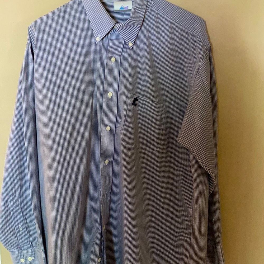 Long sleeve casual button down shirt
